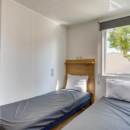 Mobilhome 6 Pers Au Castellas بيت للعطل
