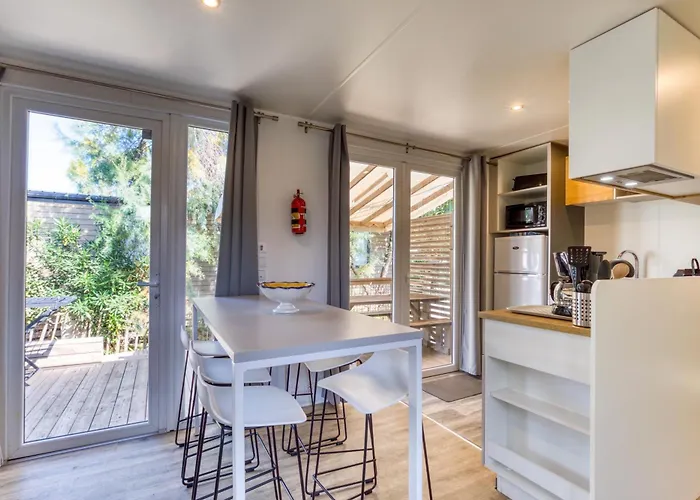 Mobilhome 6 Pers Au Castellas Hébergement de vacances *